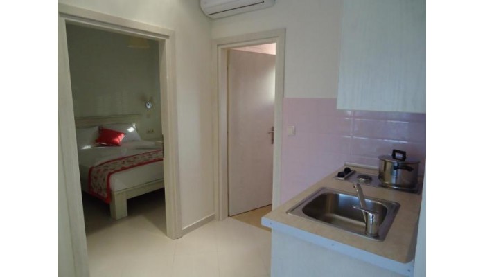 Rania Studios poza 4