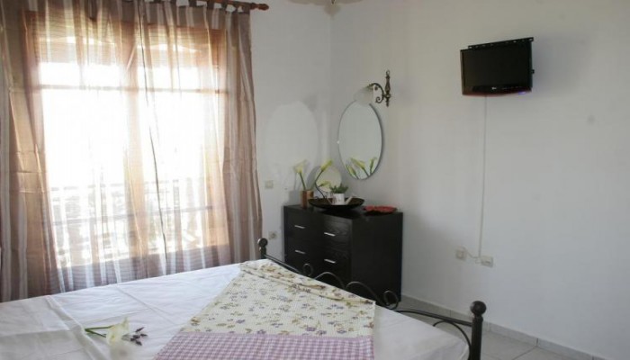 Lucia Studios poza 4