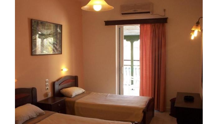 Perkes Hotel Complex poza 3