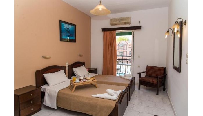 Perkes Hotel Complex poza 1