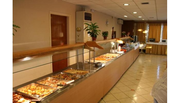 Village Inn Studios & Family Apartments poza 13