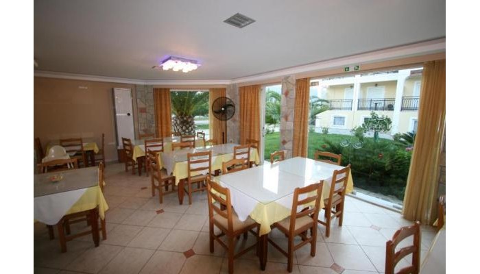 Village Inn Studios & Family Apartments poza 11