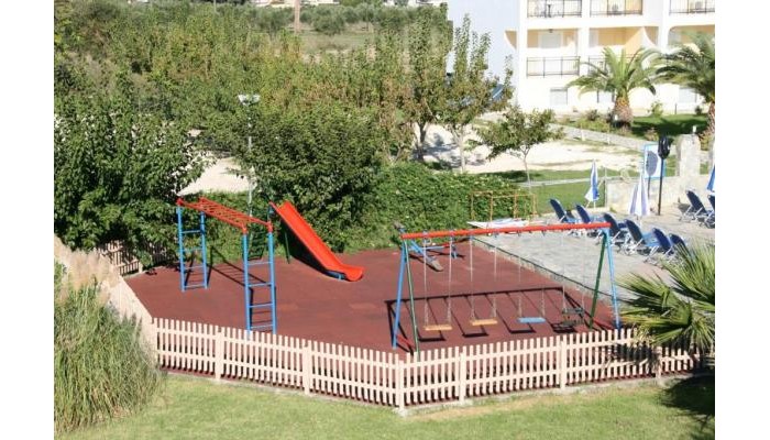 Village Inn Studios & Family Apartments poza 14