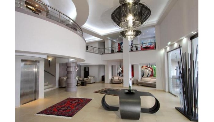 Ditania Hotel poza 9