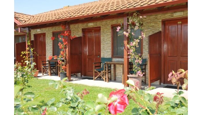 Denis Hotel & Bungalows poza 1
