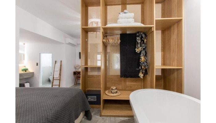 Athina Studios & Suites poza 5