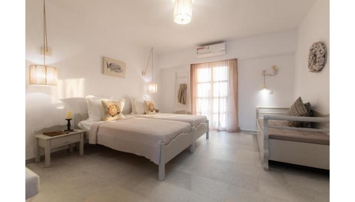 Athina Studios & Suites poza 3