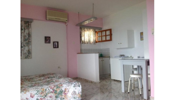 Travlos Studios poza 2