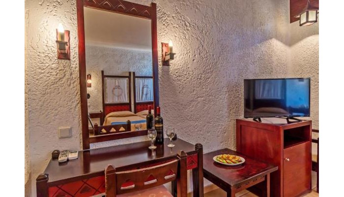 Hotel Lefkoniko Beach & Icarus Suite Apts poza 10